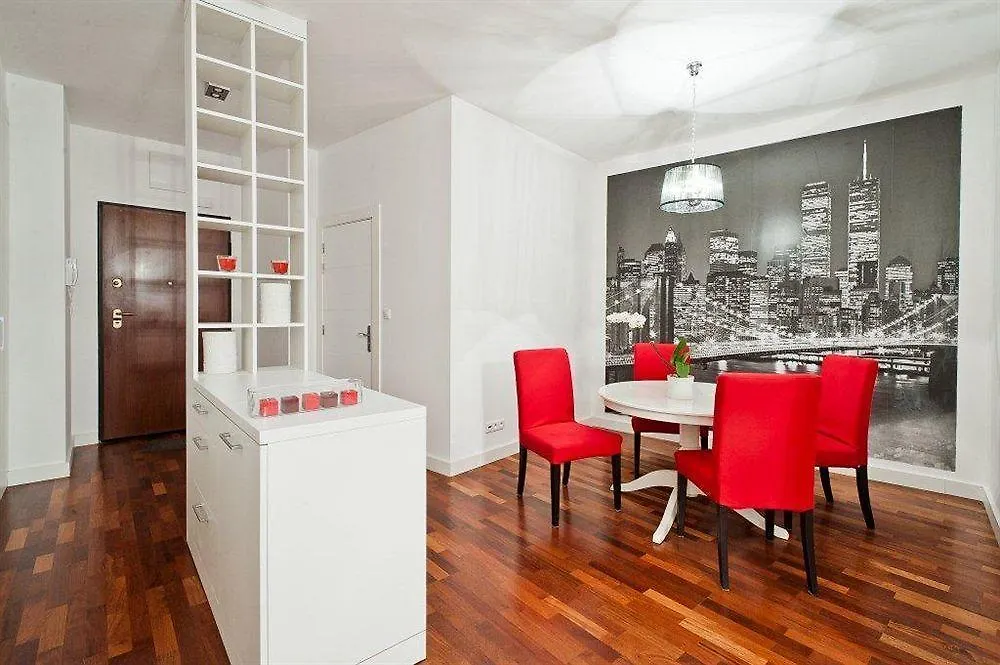 Triton Park Apartments Warsaw